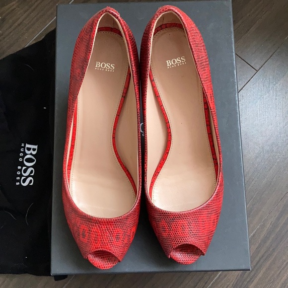 4” Red snake print Hugo Boss peep toes - Picture 3 of 8